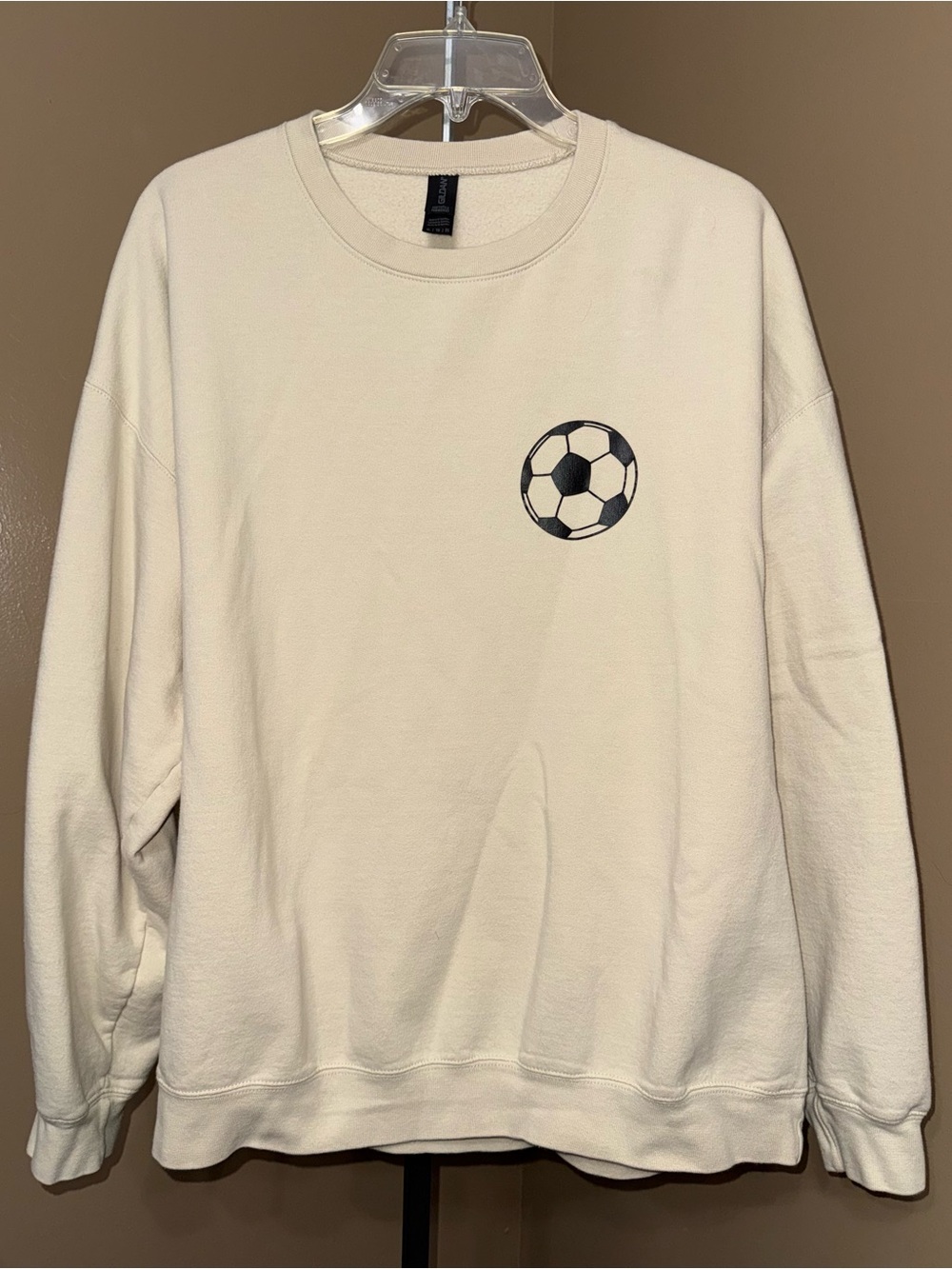 🌼SOCCER ‘LETS KICK SOME GRASS’ Cream Crewneck Sweatshirt. Size XL.🌼